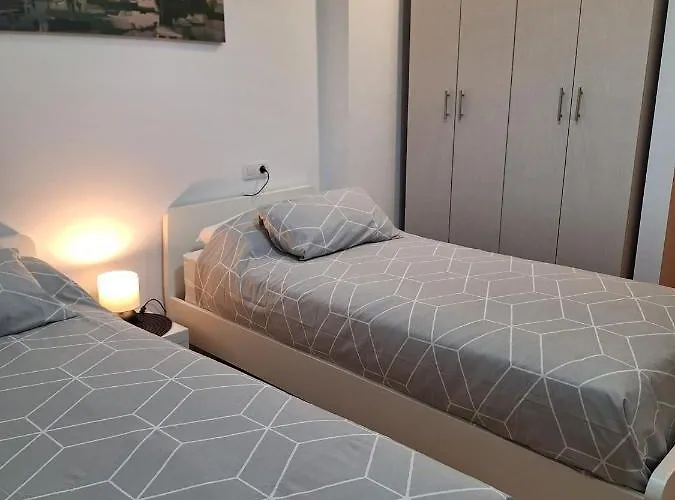 El Arroyu Vut 5585 As Χιχόν